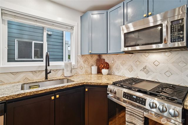 926 N 96th Street, Seattle, WA 98103