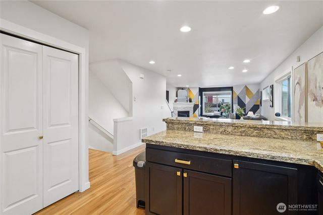 926 N 96th Street, Seattle, WA 98103