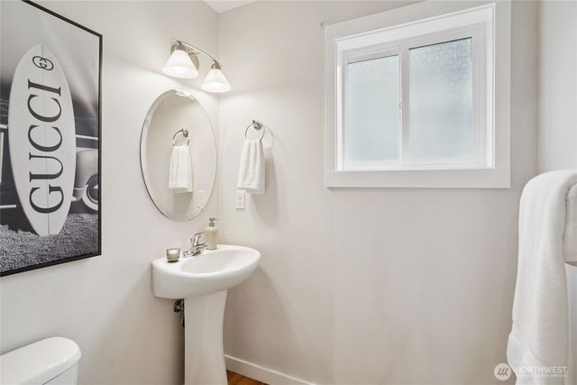 926 N 96th Street, Seattle, WA 98103