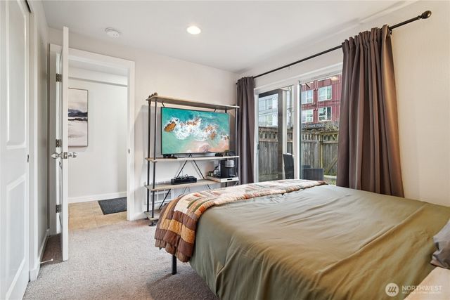 926 N 96th Street, Seattle, WA 98103