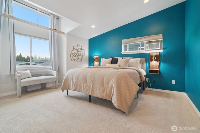 926 N 96th Street, Seattle, WA 98103