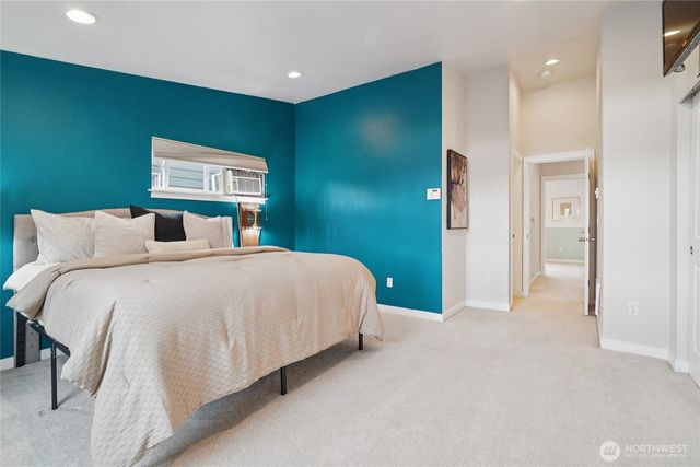 926 N 96th Street, Seattle, WA 98103