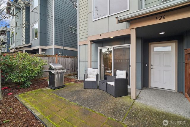 926 N 96th Street, Seattle, WA 98103
