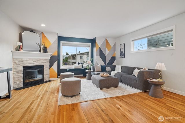 926 N 96th Street, Seattle, WA 98103