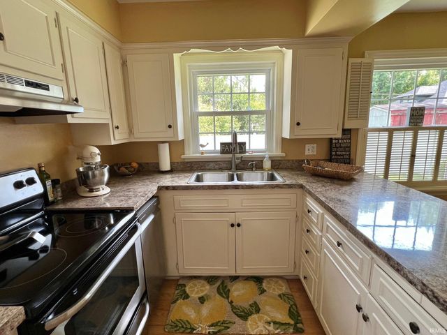 2015 E Gum Street, Evansville, IN 47714