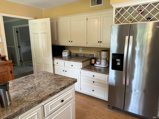 2015 E Gum Street, Evansville, IN 47714