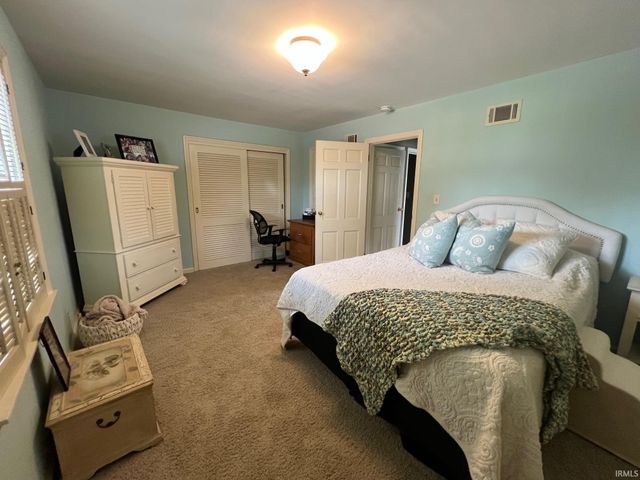 2015 E Gum Street, Evansville, IN 47714