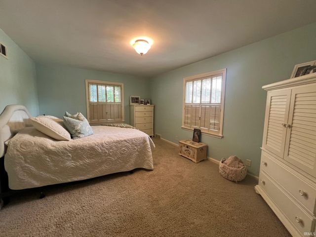 2015 E Gum Street, Evansville, IN 47714
