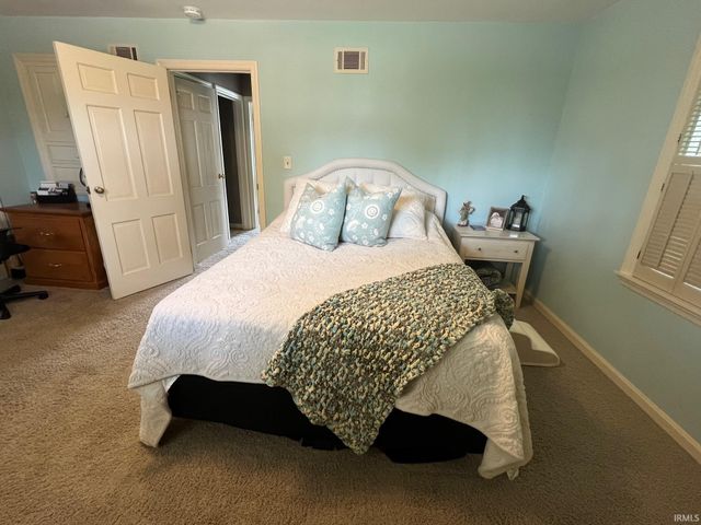 2015 E Gum Street, Evansville, IN 47714