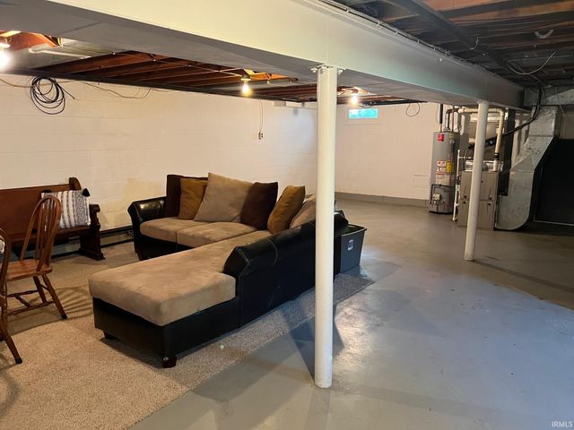 2015 E Gum Street, Evansville, IN 47714