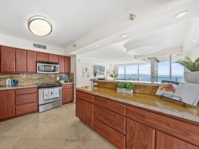 1810 Avenida Del Mundo 907, Coronado, CA 92118