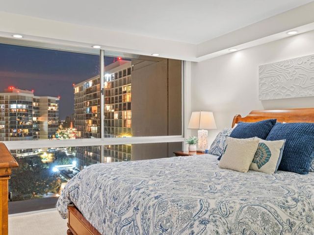 1810 Avenida Del Mundo 907, Coronado, CA 92118