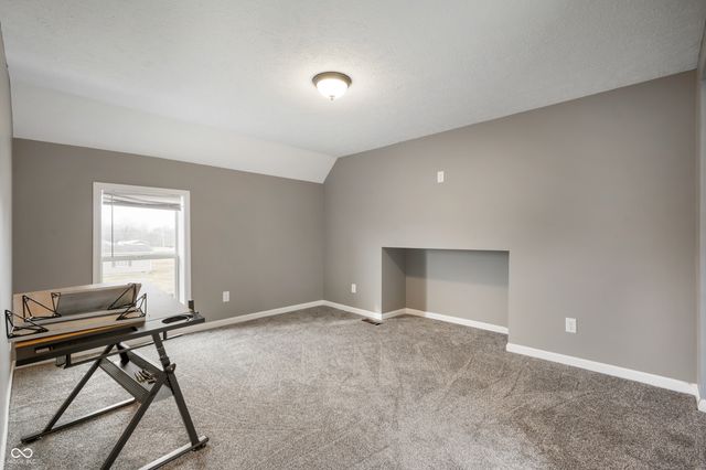 2660 S Benegar Avenue, Yorktown, IN 47396