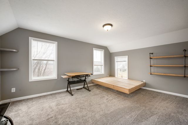 2660 S Benegar Avenue, Yorktown, IN 47396