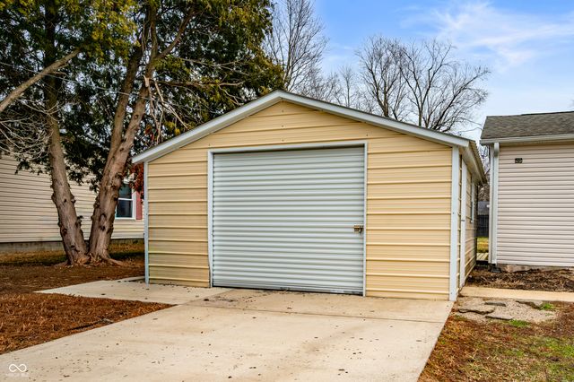 2660 S Benegar Avenue, Yorktown, IN 47396