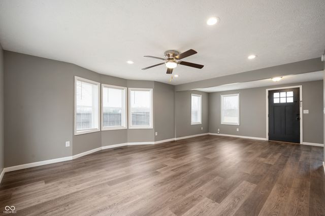 2660 S Benegar Avenue, Yorktown, IN 47396