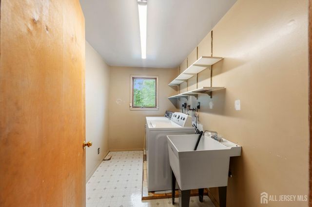 172 Elizabeth Avenue, Iselin, NJ 08830