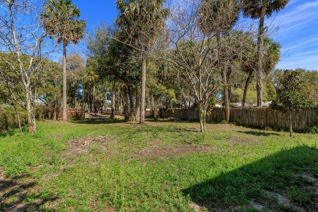 312 W BERCKMAN STREET, Fruitland Park, FL 34731