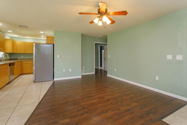 312 W BERCKMAN STREET, Fruitland Park, FL 34731