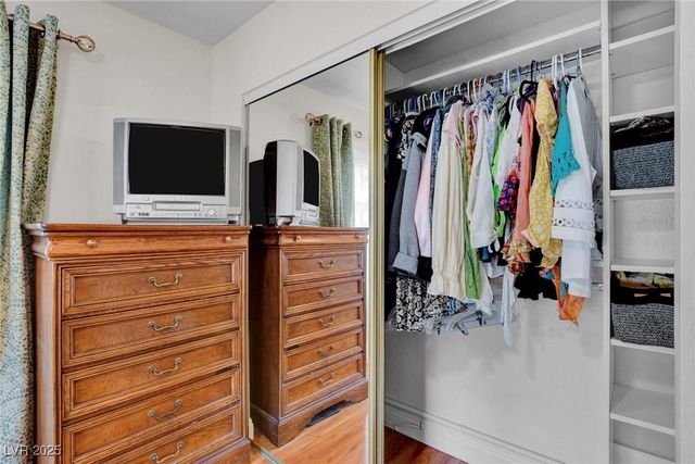 2120 Chertsey Drive D, Las Vegas, NV 89108