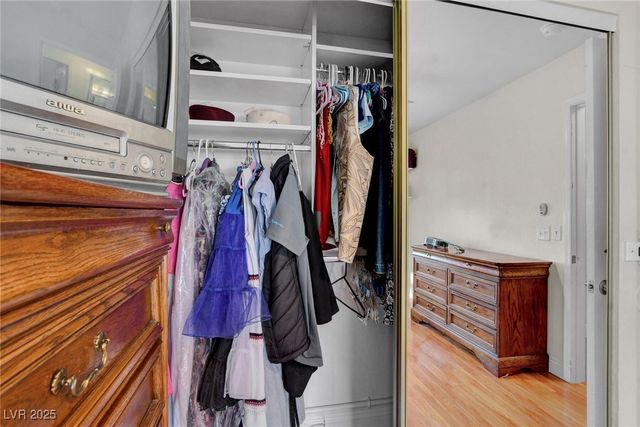 2120 Chertsey Drive D, Las Vegas, NV 89108