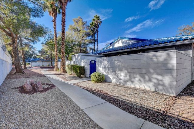 2120 Chertsey Drive D, Las Vegas, NV 89108