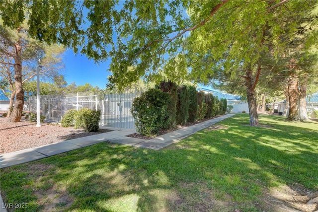 2120 Chertsey Drive D, Las Vegas, NV 89108