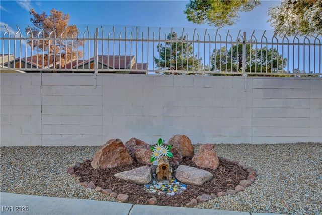 2120 Chertsey Drive D, Las Vegas, NV 89108