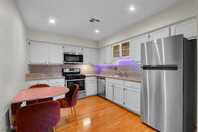 2120 Chertsey Drive D, Las Vegas, NV 89108