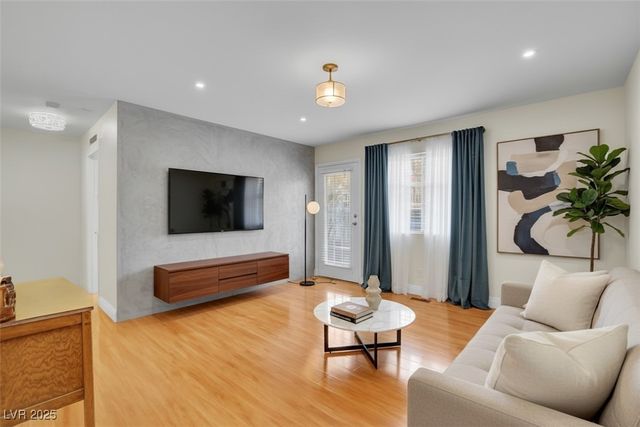 2120 Chertsey Drive D, Las Vegas, NV 89108