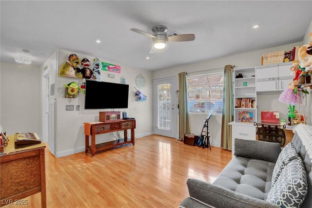 2120 Chertsey Drive D, Las Vegas, NV 89108