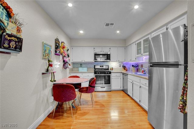 2120 Chertsey Drive D, Las Vegas, NV 89108