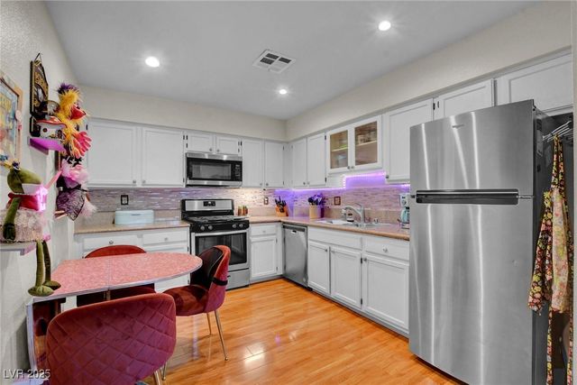 2120 Chertsey Drive D, Las Vegas, NV 89108