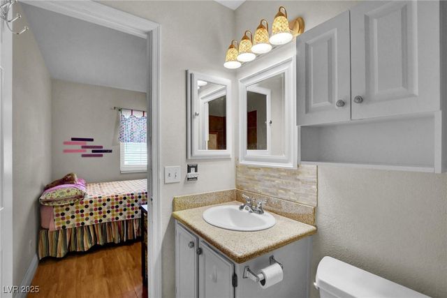 2120 Chertsey Drive D, Las Vegas, NV 89108