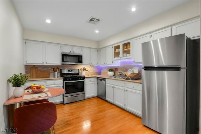 2120 Chertsey Drive D, Las Vegas, NV 89108