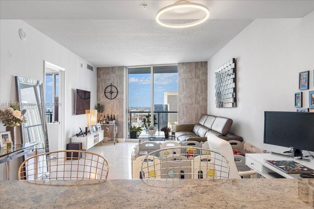 185 SW 7 St 3407, Miami, FL 33130