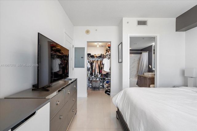 185 SW 7 St 3407, Miami, FL 33130