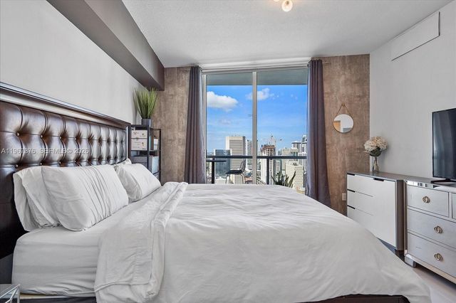 185 SW 7 St 3407, Miami, FL 33130