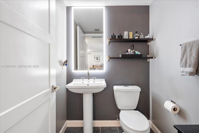 185 SW 7 St 3407, Miami, FL 33130