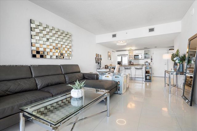 185 SW 7 St 3407, Miami, FL 33130