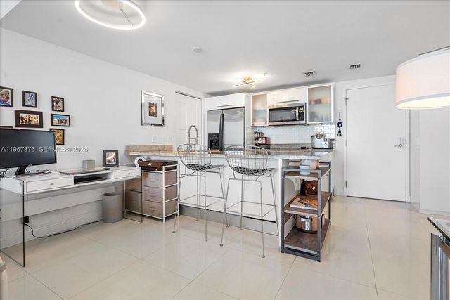 185 SW 7 St 3407, Miami, FL 33130