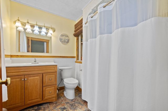 272 Shaw St, Lowell, MA 01851