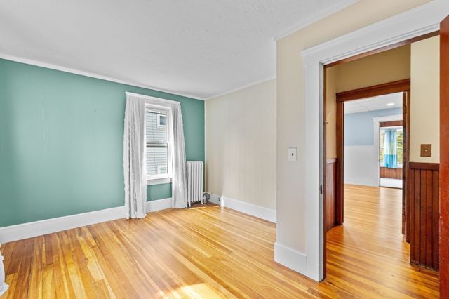 272 Shaw St, Lowell, MA 01851