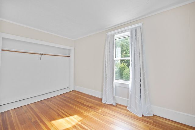 272 Shaw St, Lowell, MA 01851