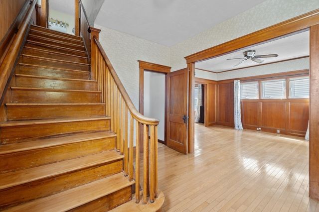 272 Shaw St, Lowell, MA 01851
