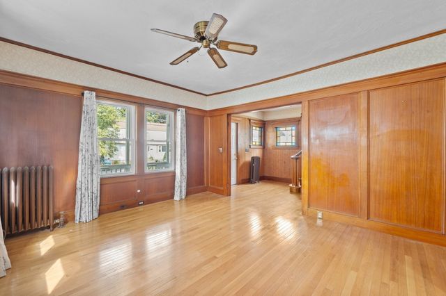 272 Shaw St, Lowell, MA 01851