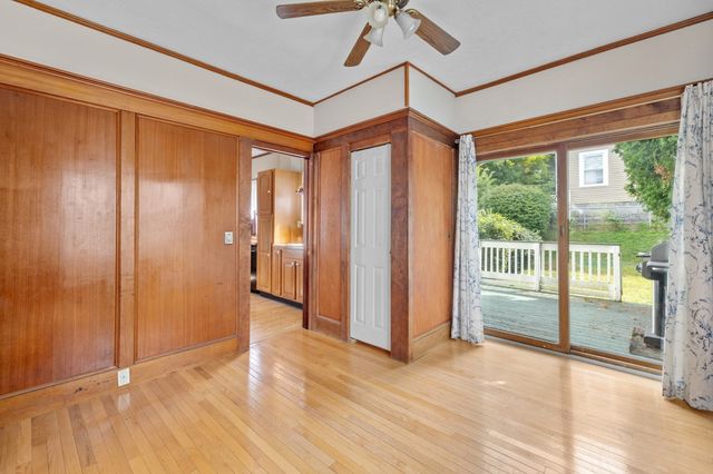 272 Shaw St, Lowell, MA 01851
