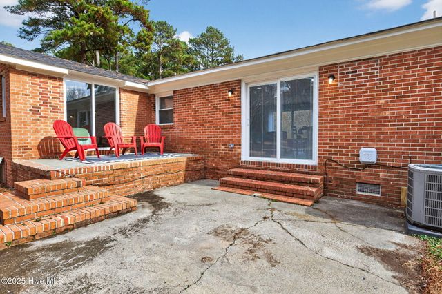 1607 Dellaire Drive, Elizabeth City, NC 27909