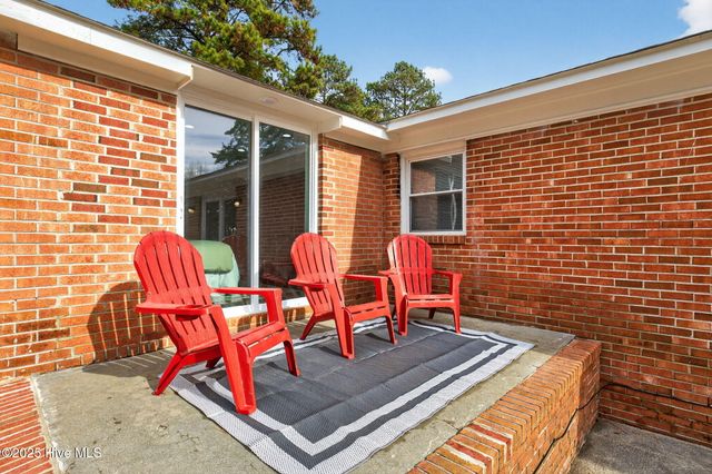 1607 Dellaire Drive, Elizabeth City, NC 27909