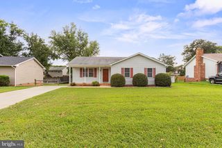 806 SHAMROCK DR, Fredericksburg, VA 22407